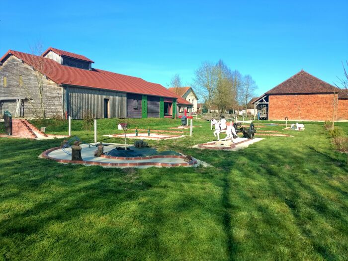 OuSortirEn's tweet photo. 😍 L'Écomusée de la Forêt d'Orient dans l'Aube !
🏫 C'est un Gardien de la mémoire des hommes et des traditions...👩🏫 > https://t.co/gGJBmFe51b
#ecomusee #aube #champagneardenne #ousortiren #quefaireen https://t.co/5siS97nyoA