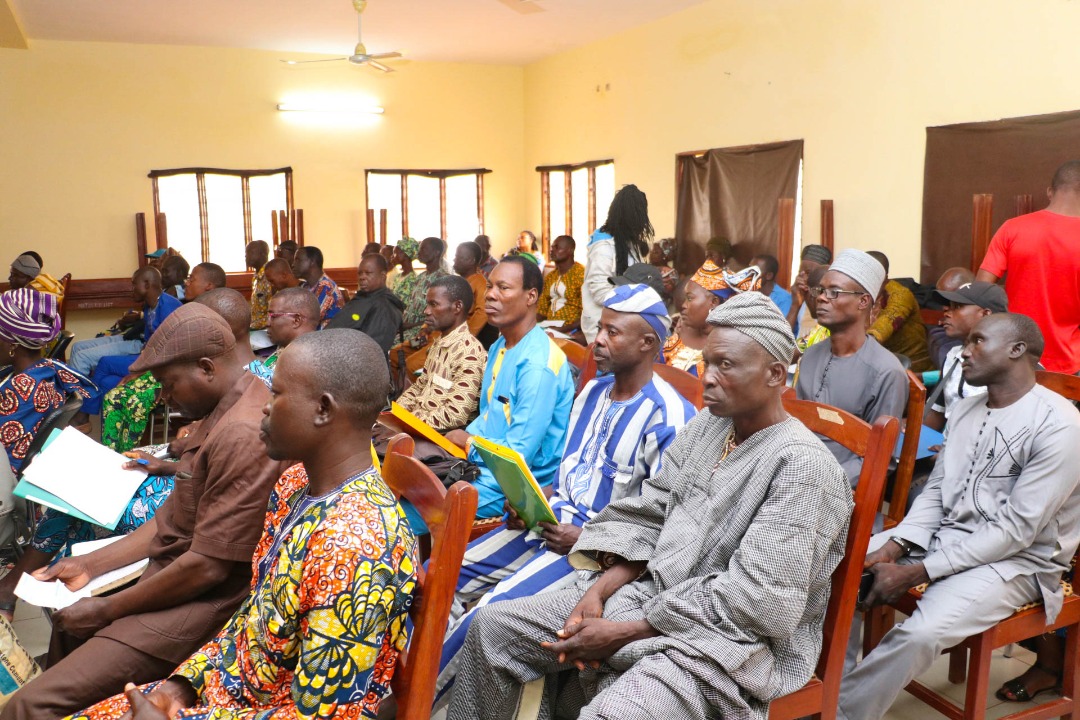 FUPROBENIN's tweet photo. 𝐀𝐒𝐒𝐄𝐌𝐁𝐋𝐄𝐄 𝐆𝐄𝐍𝐄𝐑𝐀𝐋𝐄 𝐍𝐀𝐓𝐈𝐎𝐍𝐀𝐋𝐄 𝐄𝐋𝐄𝐂𝐓𝐈𝐕𝐄 𝐝𝐞 𝐥’𝐔𝐧𝐢𝐨𝐧 𝐍𝐚𝐭𝐢𝐨𝐧𝐚𝐥𝐞 𝐝𝐞𝐬 𝐏𝐫𝐨𝐝𝐮𝐜𝐭𝐞𝐮𝐫𝐬 𝐝𝐞 𝐌𝐚𝐢̈𝐬 : 𝐥𝐞 𝐩𝐫𝐞́𝐬𝐢𝐝𝐞𝐧𝐭 𝐄𝐓𝐈𝐄𝐍𝐍𝐄 𝐒𝐄𝐑𝐎 𝐌𝐎𝐈̈𝐒𝐄 𝐫𝐞𝐜𝐨𝐧𝐝𝐮𝐢𝐭 𝐚̀ 𝐥𝐚 𝐭𝐞̂𝐭𝐞 𝐝𝐞 𝐥’𝐀𝐍𝐏𝐌. https://t.co/Fd5OXhKhu8