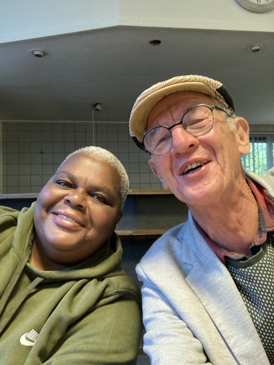 rinibiemans's tweet photo. Edsel is een pesionada nu, maar hij blijft werken 😎 mooie happening 🥰 #wereateam 🍀🤩🙏 https://t.co/7yfVwUVvaV
