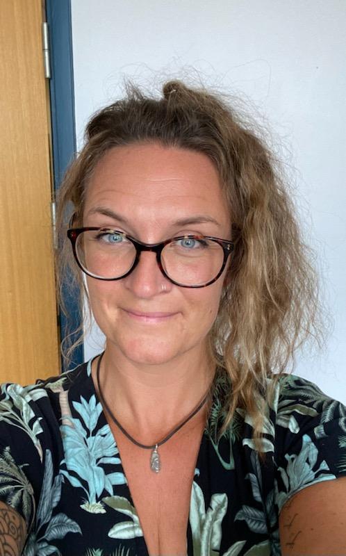 <a href="/livewellsw/">Livewell Southwest</a> Research Team excited to introduce Roxy Hill, Social Worker Research Champion @NIHRSW.  Promoting research to the underserved.