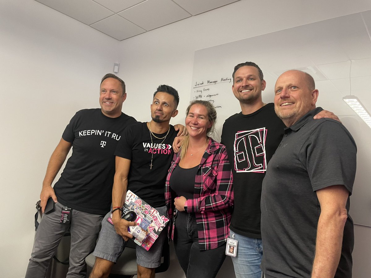 YES! So excited for @thejesslife for representing VR and winning <a href="/tmobile/">T-Mobile</a>’s Career Ride-along contest! <a href="/JohnSchwein/">John Schwein</a>, <a href="/BenjaminReam/">Ben Ream</a> <a href="/LeonFit24/">León ツ 🇲🇽 🦁 💪🏾 ⚽️ 📲 🌴 🙏🏽</a> <a href="/rpete1980/">Russ Peterson</a>