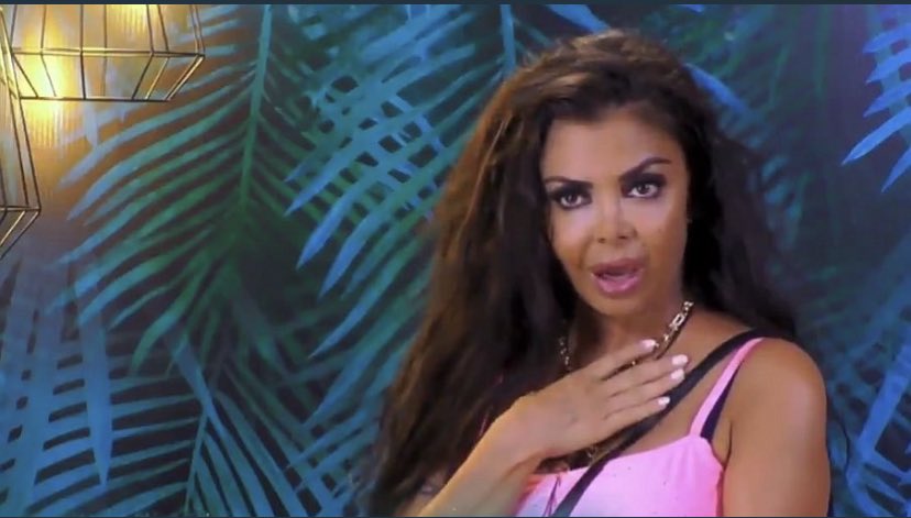 Toni62344641's tweet photo. Dieser Streit ist Trash Gold #Sommerhaus https://t.co/oXRnRZwDSy