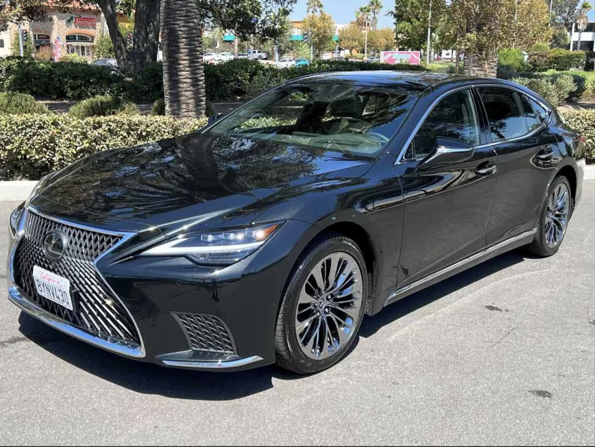 Eric @ DSR Leasing helped score this 2021 LEXUS LS 500 Lease Deal for customer! Only $1,338.15 per month with tax with $8838.15 total due at signing! MSRP of $89780 Call Eric today at 949-346-5889 #LEXUSLease #SkipTheDealership #WeDelivery #AnyMake #AnyModel #DSRLeasing #NewLea