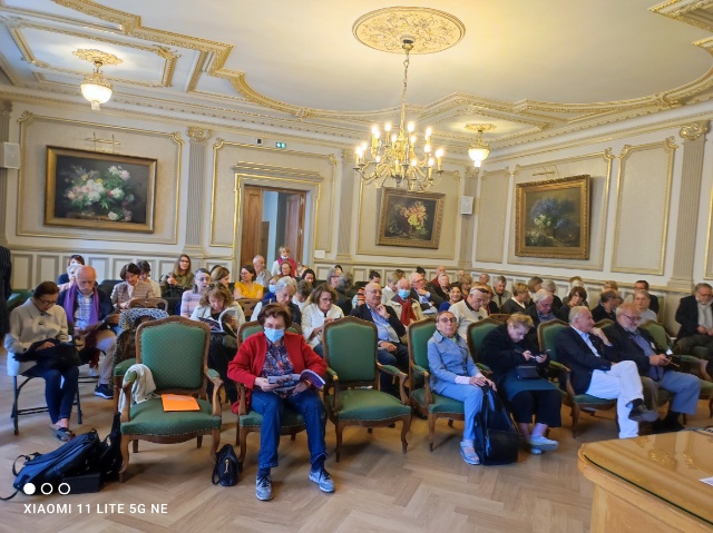 Inserm Auvergne-Rhône-Alpes (@insermaura) on Twitter photo #Alzheimer #JMA : merci à Mme Lang et son équipe <a href="/villedelyon/">Ville de Lyon</a> 6ème pour l'accueil de notre soirée scientifique grand public. Vous étiez nombreux 👏à écouter le témoignage d'un aidant, vice-pdt <a href="/FAlzheimer69/">France Alzheimer Rhône</a> et l'intervention de Marie D'Orange <a href="/SBRI_Inserm/">SBRI INSERM</a> <a href="/UnivLyon1/">Université Lyon 1</a> #Alzheimer #JMA : merci à Mme Lang et son équipe <a href="/villedelyon/">Ville de Lyon</a> 6ème pour l'accueil de notre soirée scientifique grand public. Vous étiez nombreux 👏à écouter le témoignage d'un aidant, vice-pdt <a href="/FAlzheimer69/">France Alzheimer Rhône</a> et l'intervention de Marie D'Orange <a href="/SBRI_Inserm/">SBRI INSERM</a> <a href="/UnivLyon1/">Université Lyon 1</a>
