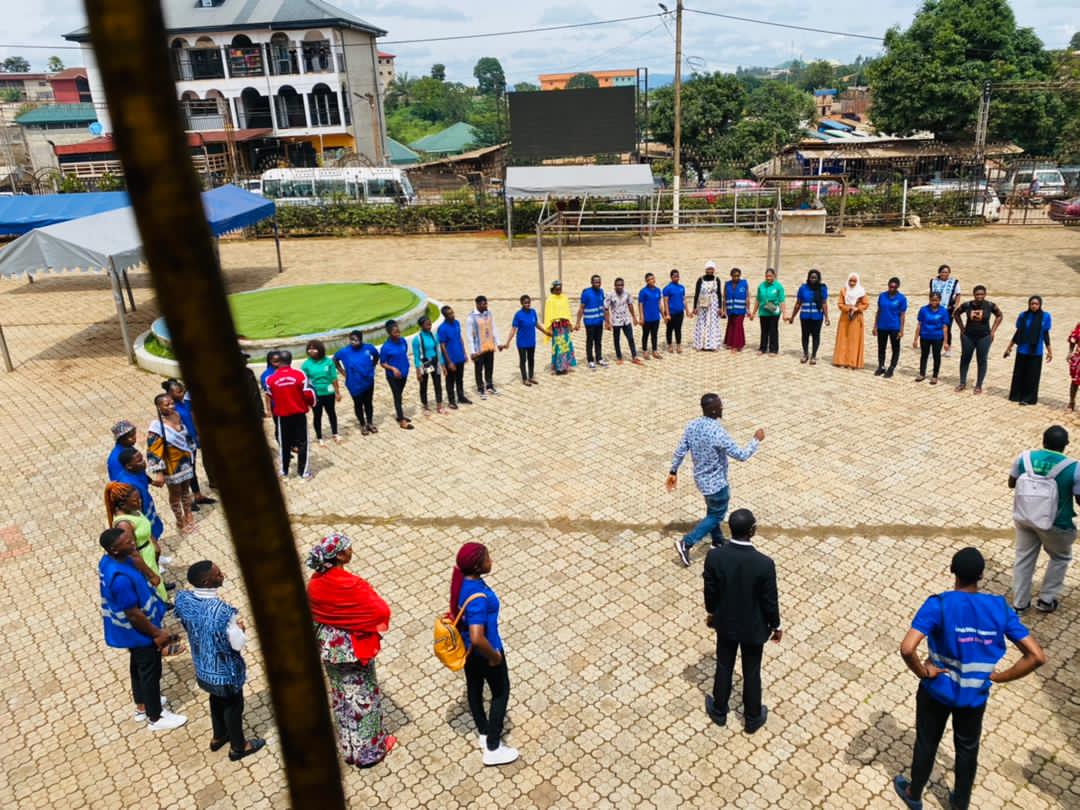 maibrenda1's tweet photo. #Peace is not an option #Peace is what we #need 
#PeaceFitWork
#PeaceWithoutColors
#Act4Peace
#HateMitigation
#EndRacismBuildPeace 
#DefyHateNowWCA
@JatoSonita
@GLOBALVISIONAR5 https://t.co/Z2ZixA67xr