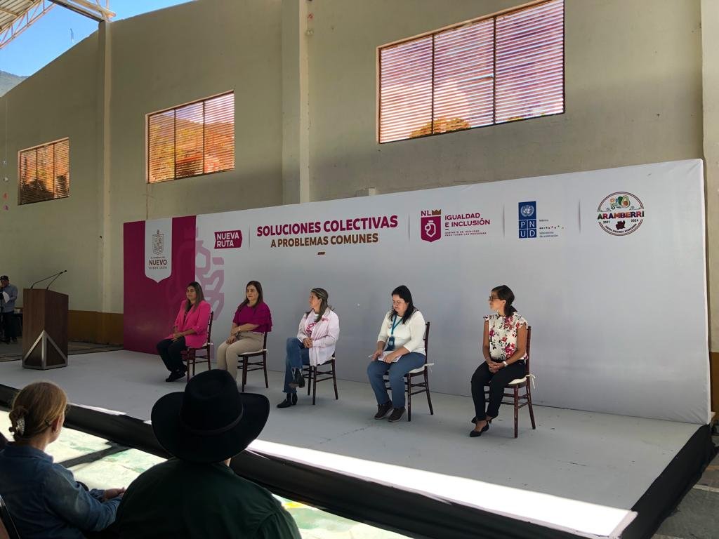 PNUD_Mexico's tweet photo. Durante 3 días, el Laboratorio de Aceleración @PNUD_Mexico realizó procesos colaborativos y una metodología p/un acercamiento sistémico que permitió definir acciones p/construir un futuro con más oportunidades de desarrollo humano para todas y todos en Aramberri, NL. @IgualdadNL https://t.co/nvTXpZmpet