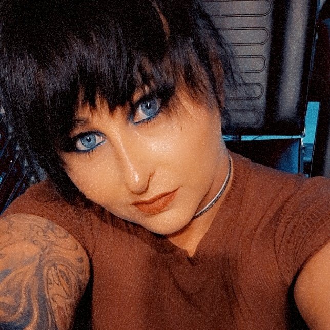 Simple_On3's tweet image. #NewProfilePic #love #life #blueeyes #bhfyp #feelingmyself #tattoos #effyourbeautystandards #imean #fuckyourbeautystandards #confidence #confidant #bellissima