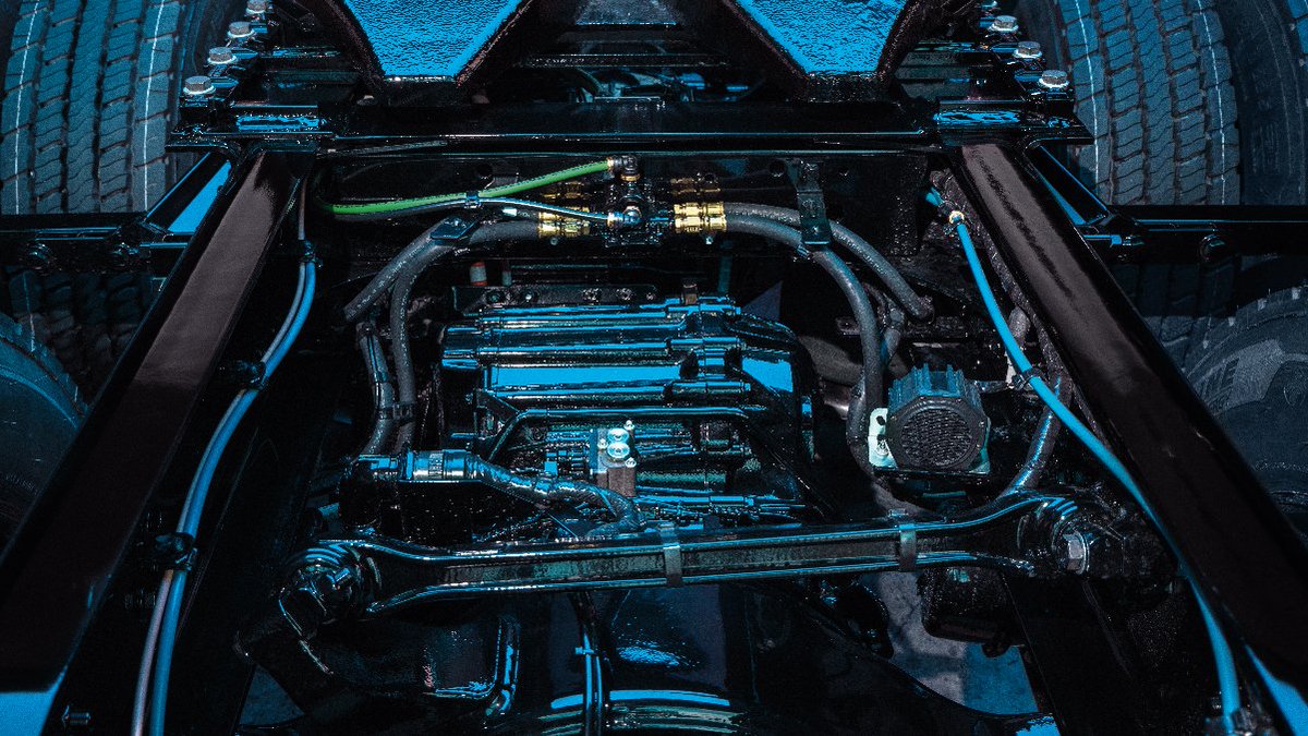 DaimlerTruckNA's tweet photo. The all-electric @demanddetroit #ePowertrain is ready to move your fleet forward. With maximum torque to get loads moving and quick, smooth acceleration, the Detroit ePowertrain makes the @freightliner #eCascadia the ultimate in power, efficiency and dependability. https://t.co/iaPkzMHoWs