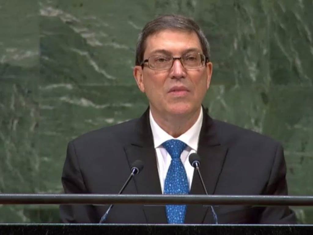 #CubaPorLaPaz El ministro de Relaciones Exteriores de Cuba, Bruno Rodríguez, exigió hoy en Nueva York el fin del bloqueo económico, comercial y financiero impuesto hace más seis décadas por Estados Unidos. #NoMasBloqueo prensa-latina.cu/2022/09/21/can… <a href="/FctGallardo/">@gallardo-UNICA</a> <a href="/IzquierdoAlons1/">Livan Izquierdo Alonso</a>