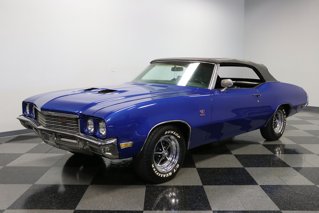streetsidecars's tweet photo. #Buick vs #Chevy! This 1972 Buick GS 455 #Convertible and 1972 #Chevrolet #Chevelle SS 454 #Tribute are both from our #Charlotte showroom! Which do you prefer?
#classicchevy #vintagechevy #chevychevelle #classicchevrolet #gs455 #vintagebuick #buickgs455 #sellitwithstreetside https://t.co/pDoVZlU7lV
