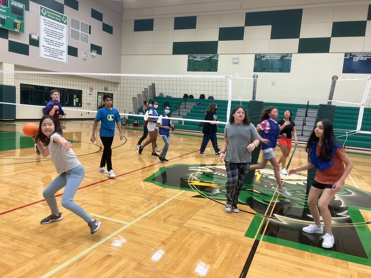 Coach_SRogers's tweet photo. Ultimate football in Physical Education today @Carroll_Middle #InspireExcellence #FitnessIsFun #FootballUnit #CreatingLifeLongMovers #CarrollMadeStrong https://t.co/6NmVwhzSQ4