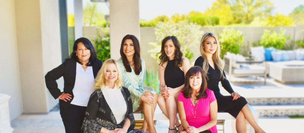 dishes2u's tweet photo. Meet the very talented Dishes2U team. https://t.co/BTGnWtkxrl #dishes2u #lunchdelivery #lunchservice #catering #schoollunchideas https://t.co/i7lqIP6aSB