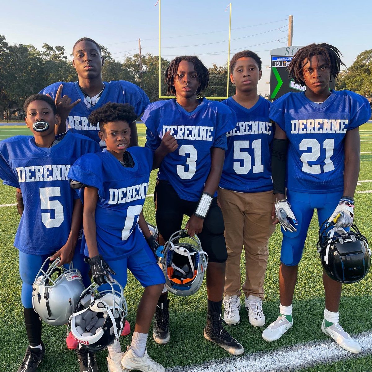 ElevateSavannah's tweet photo. Congratulations to our Elevaters at DeRenne Middle School 🐬@1009Dolphins for a huge victory over Hubert Middle School. 

Great job to our cheerleaders as well. We are extremely proud of you all!!! #TheElevateWay #ELEVATESavannah 🌴💙 https://t.co/vx0myfoCg4