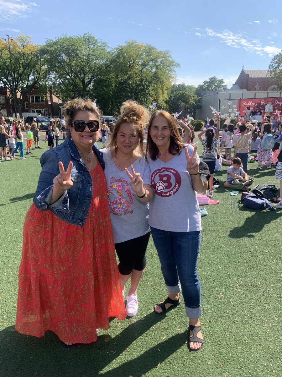 smoylai's tweet photo. Peace Day celebration with my Budlong peeps…❤️#budlongbeautuful https://t.co/MYvl2VjLvO