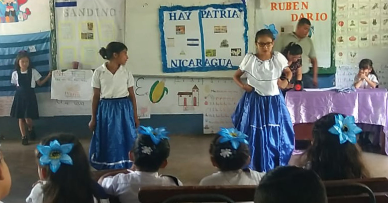 JustHopeNica's tweet photo. Last week (9/15), Nicaragua celebrated independence from Spain (1821). In La Flor, students gave a program for their entire community. They performed poems, dances, dramas, and parades to commemorate the day and instill pride in their homeland. https://t.co/l9mppyOXAL https://t.co/txu54YrdIn
