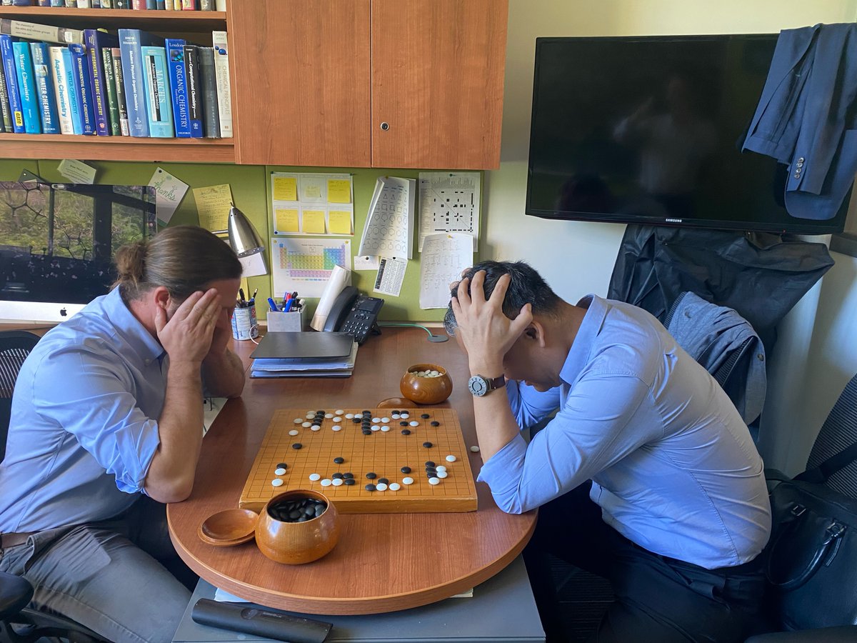 Have had a go (baduk) board in my office for 5 years waiting for someone to take me up on a game, and it finally happened! 😅 A pleasure hosting <a href="/JaehongKim_Yale/">Jaehong Kim</a> for an excellent seminar today