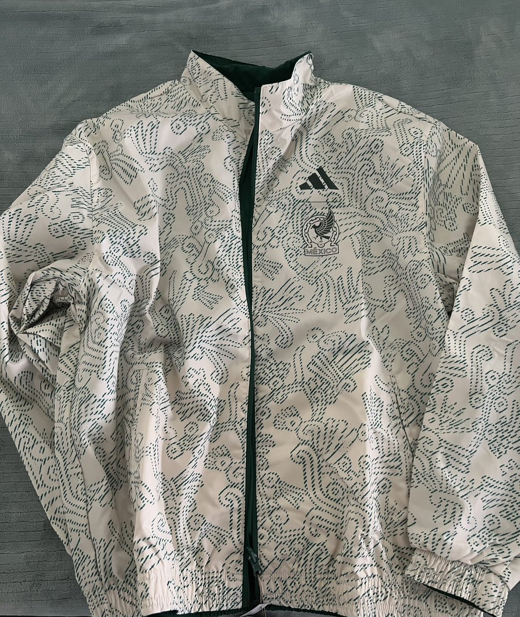 eltri_united's tweet photo. It was so hard to find, but I finally got it 🥲

The Mexico reversible anthem jacket 🔥 https://t.co/XlC5CcdBrq