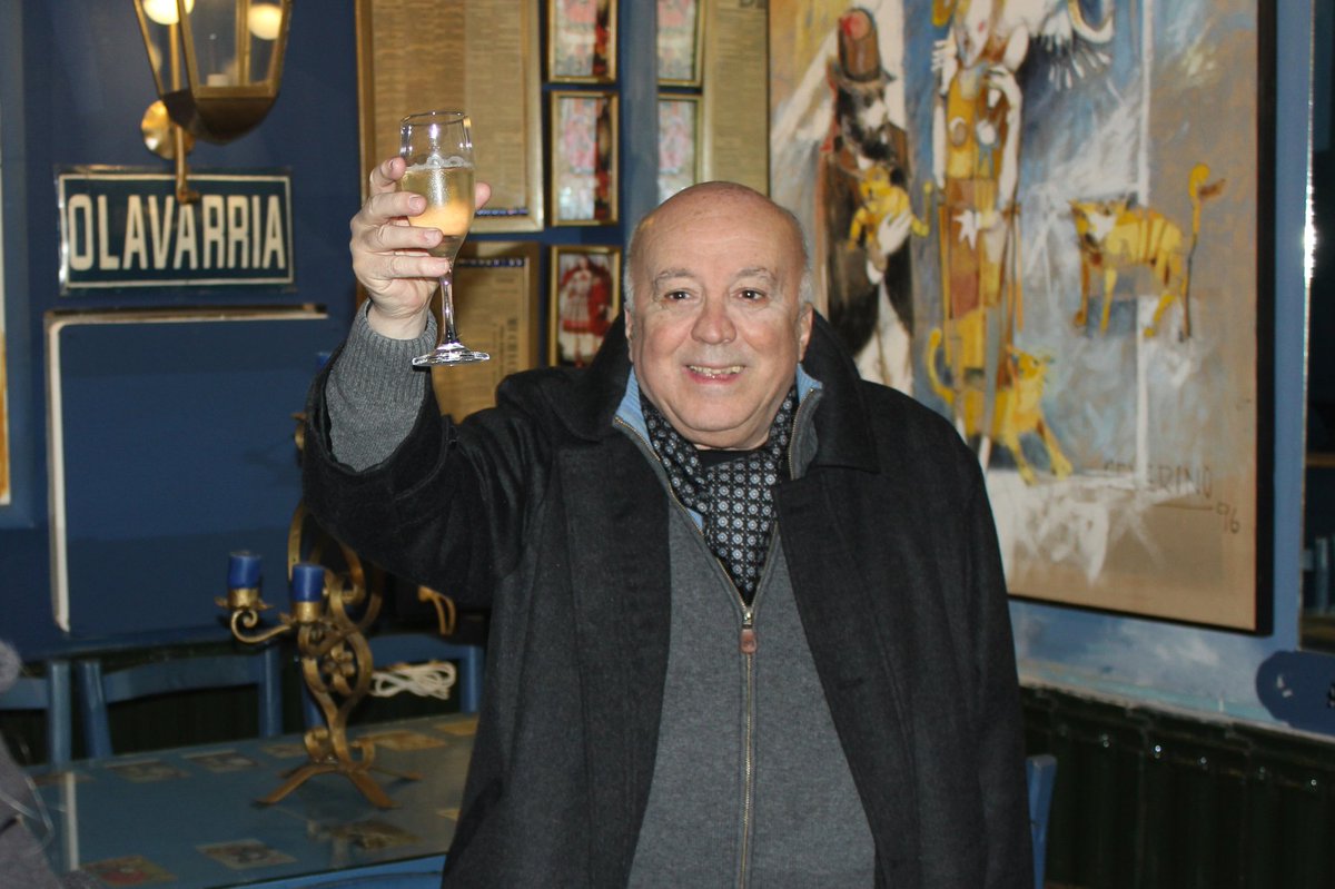 MartinBerrade's tweet photo. @jcdelmissier @radiomitre Felicitaciones admirado y querido @jcdelmissier por la nominación de Vivamos la vida a los Premios Martín Fierro! https://t.co/4zADoFQZc4