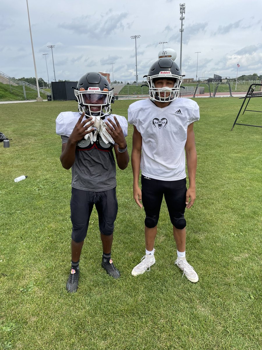 JVRamsFB's tweet photo. JV Practice Players of the Week

DB/WR/RB Johnny Huyzer
DB/WR Pablo Guerrero 

These two guys show up each week and do the little things the right way!

@RockfordRamsFB @RockfordAD https://t.co/hMobY3i4RV