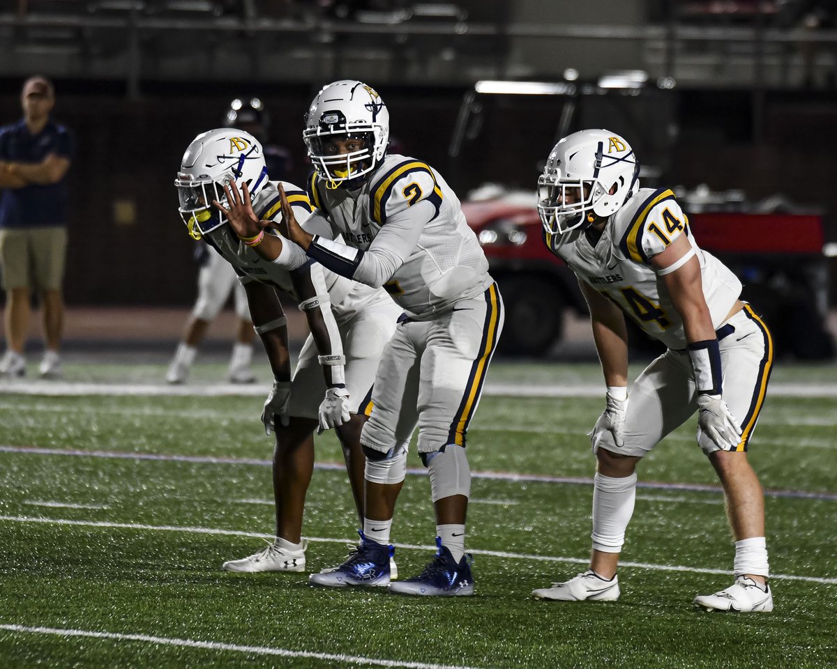 FootballEYED's tweet photo. BATTLE ON! #READYFORBATTLE @CsflHub https://t.co/t8gxjth73E