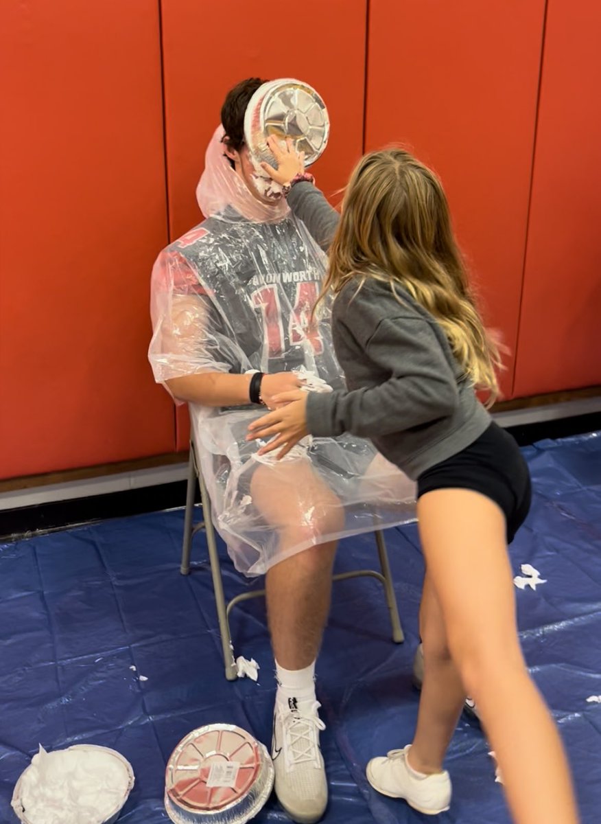 Fun night helping a good cause with <a href="/FrewsCrews/">Maureen Frew</a> and #BeTheKindKid ❗️