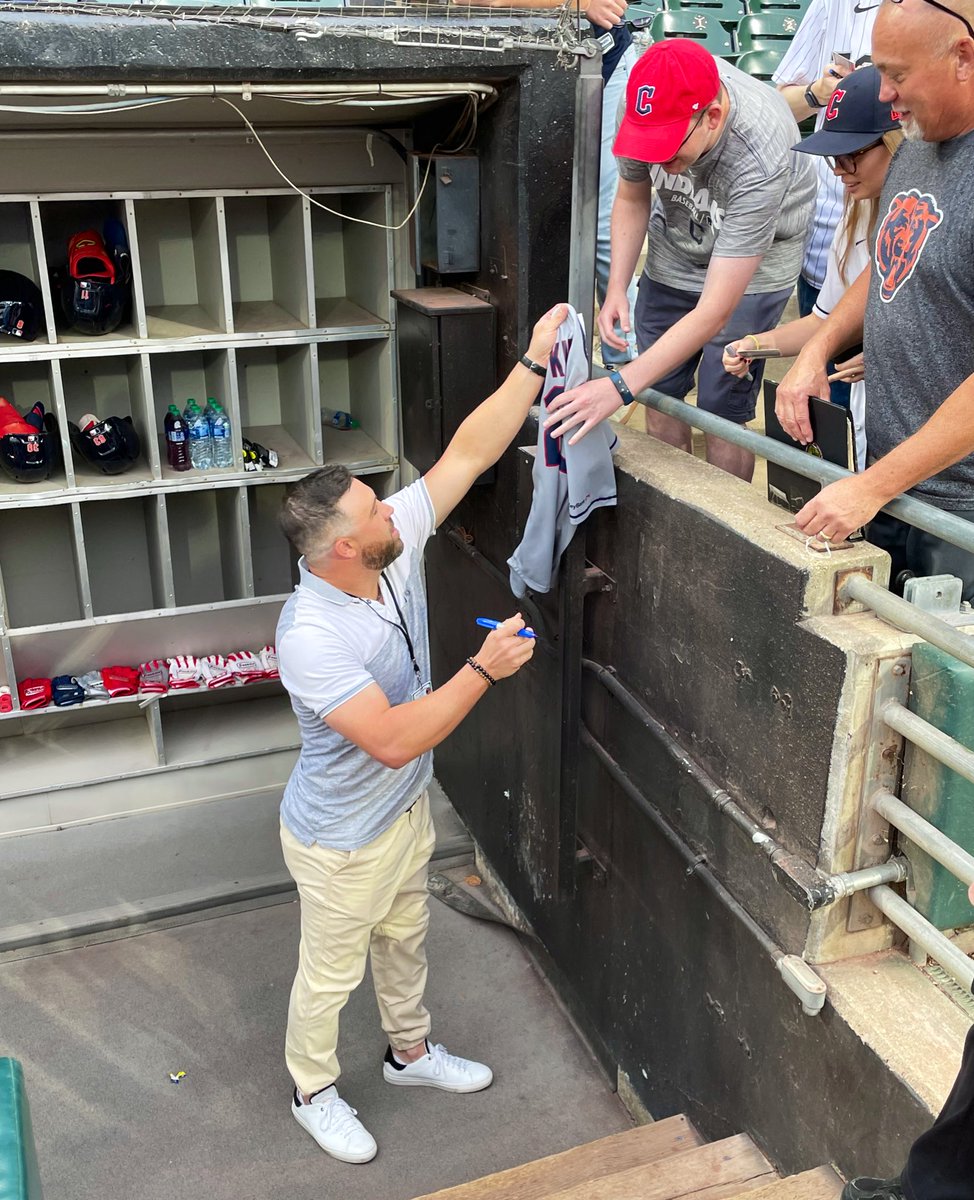 Zack Meisel on Twitter "Media member signing a Jason Kipnis jersey for