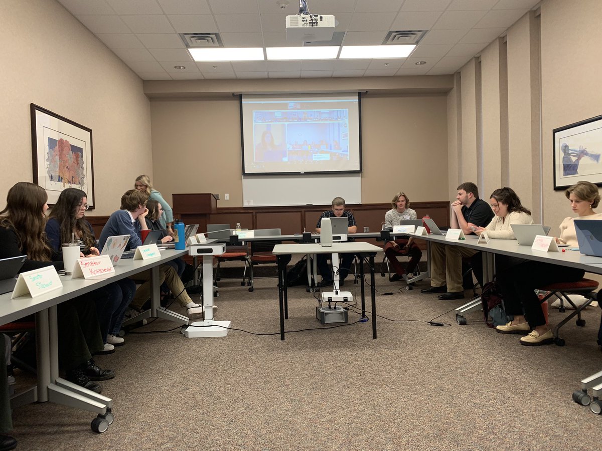 PrezBlackhurst's tweet photo. Thank you, @MSUMStuSen, for meeting and conferring with university leaders tonight. We look forward to a fantastic year! #DrafonsLead https://t.co/XDnfYHcStp