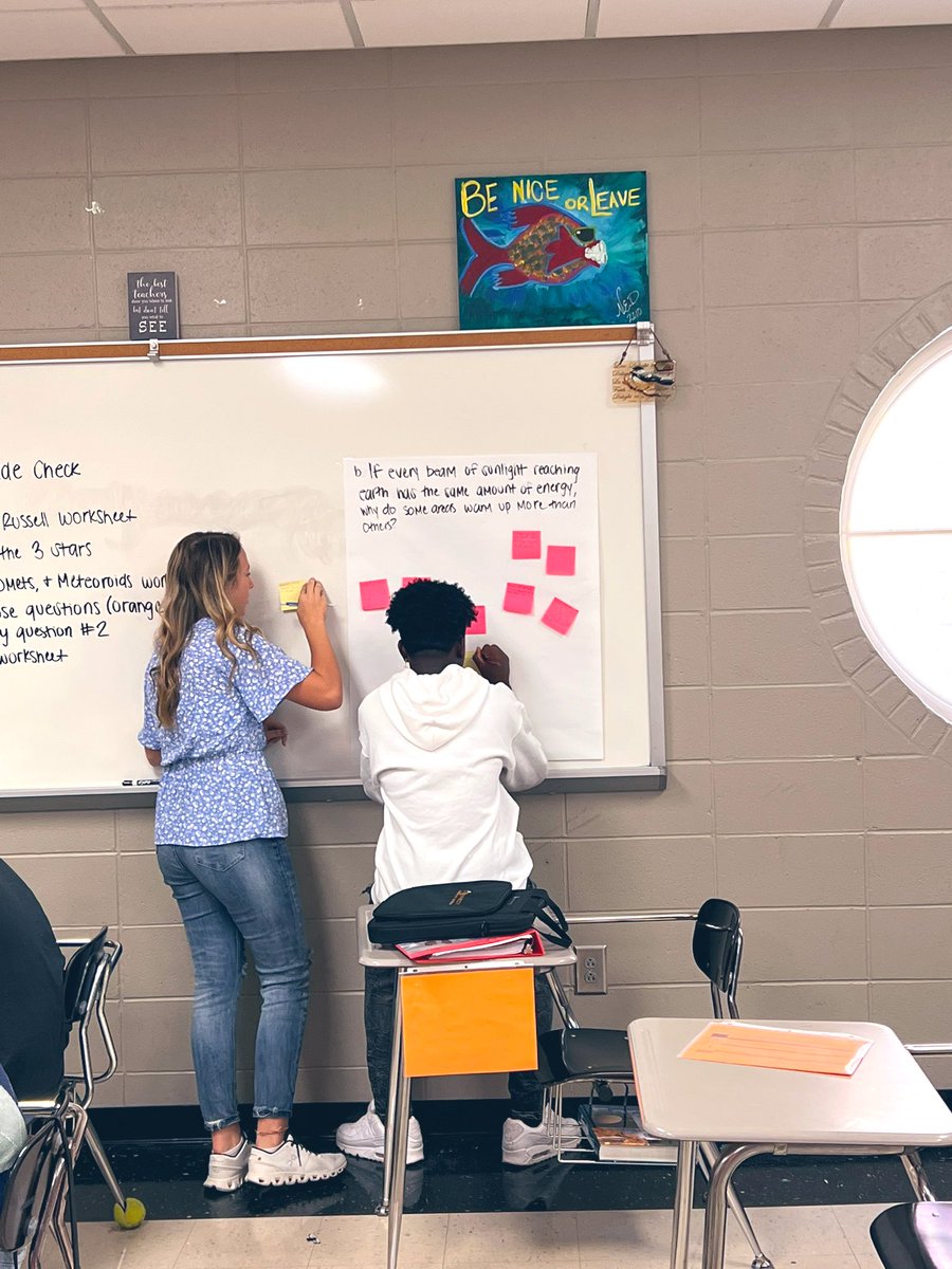 slparsons19's tweet photo. Gallery walk in #EarthAndSpaceScience to review classmateβs responses to three essential questions. Collecting additional information from our classmates at each stop πβοΈ @OHSJackets1 https://t.co/KZt5NBU503