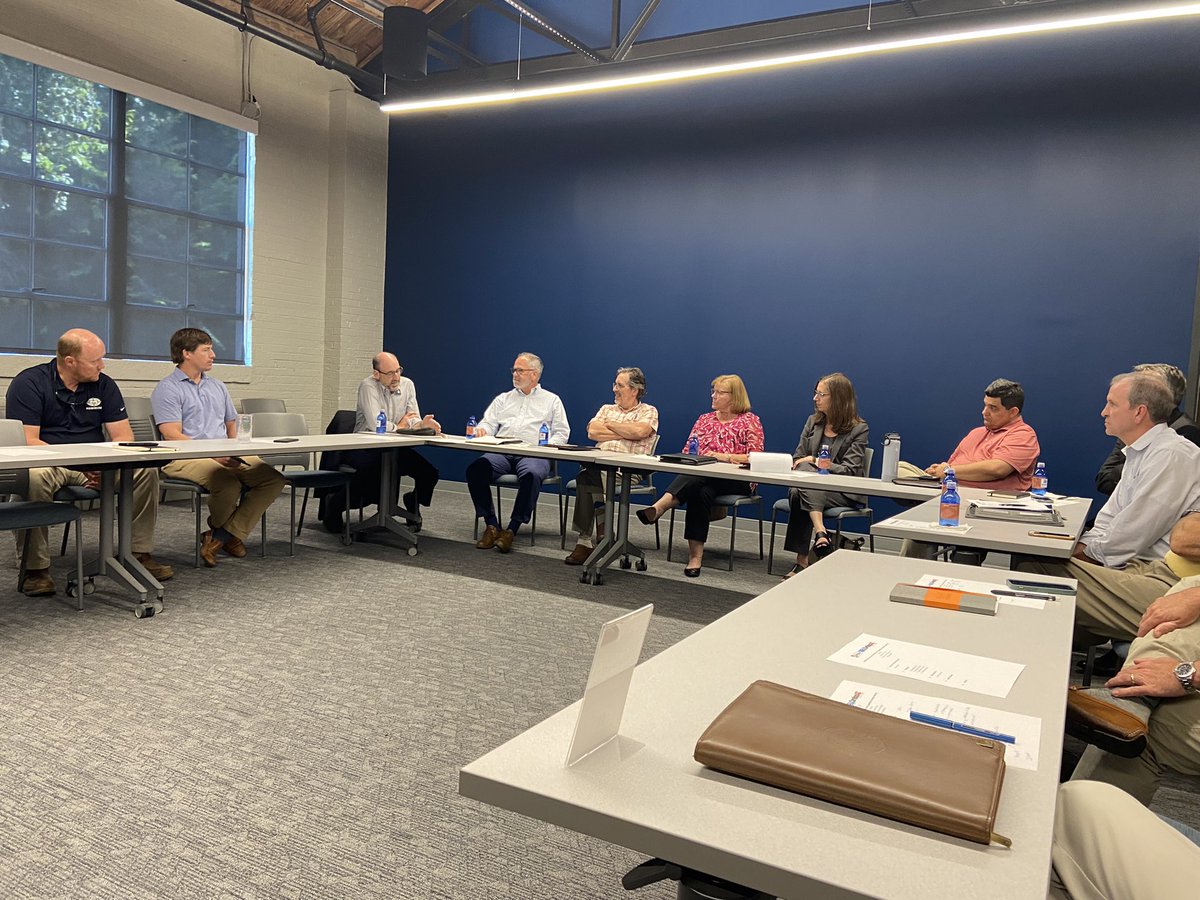 CarolinasAGC's tweet photo. Full house for today’s @AIA_SC, @CarolinasAGC, State Engineers Joint Committee meeting @HoodConstruct #collaboration #construction #cagc https://t.co/r4NiEXJJqU