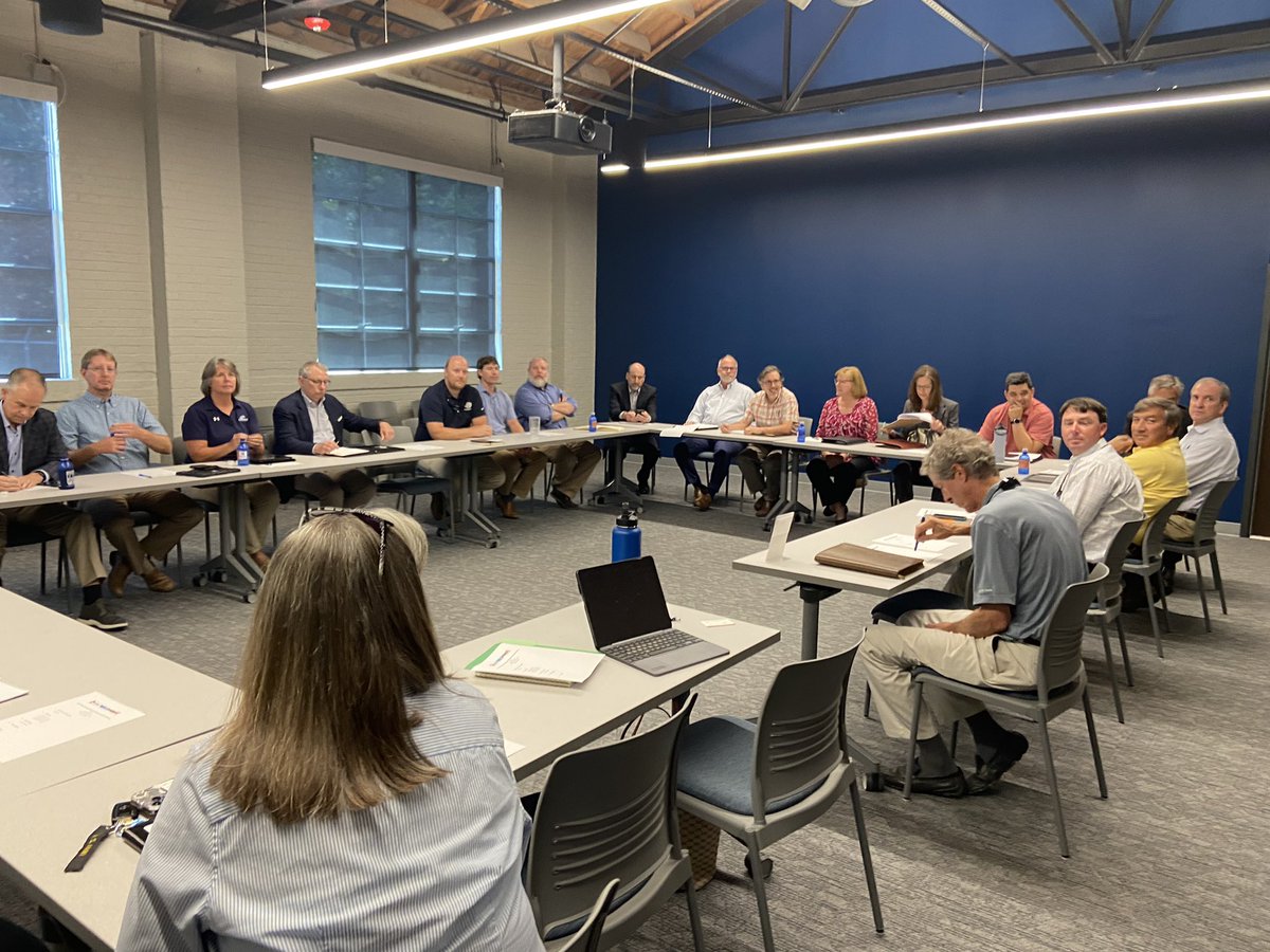 CarolinasAGC's tweet photo. Full house for today’s @AIA_SC, @CarolinasAGC, State Engineers Joint Committee meeting @HoodConstruct #collaboration #construction #cagc https://t.co/r4NiEXJJqU