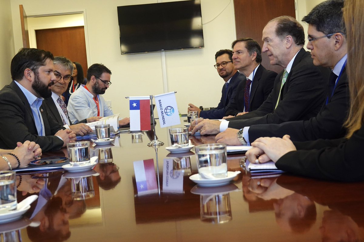 DavidRMalpass's tweet image. Enjoyed my first meeting with President @GabrielBoric of Chile today at #UNGA.

We had good talks on macroeconomic stability, water scarcity, energy transition efforts &amp;amp; Chile’s encouraging potential for green energy.

Readout: wrld.bg/fWXQ50KPNNO