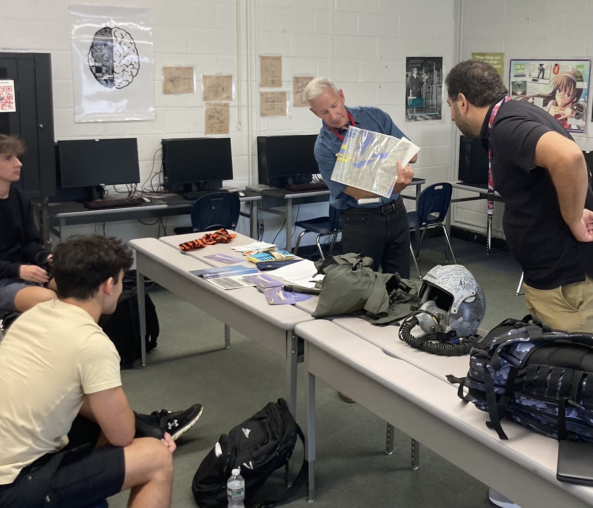Thank you Steve O’Neil (retired pilot and PTHS grad) for taking the time to speak with our Aviation Academy students today.