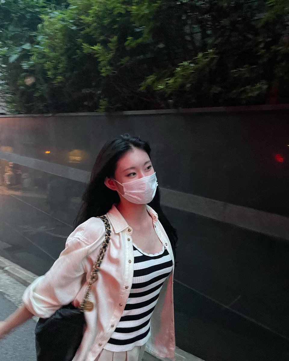 only4itzy's tweet photo. (3/3) @ITZYofficial #ITZY #있지 #CHAERYEONG #채령 https://t.co/N6CtwUjcaK