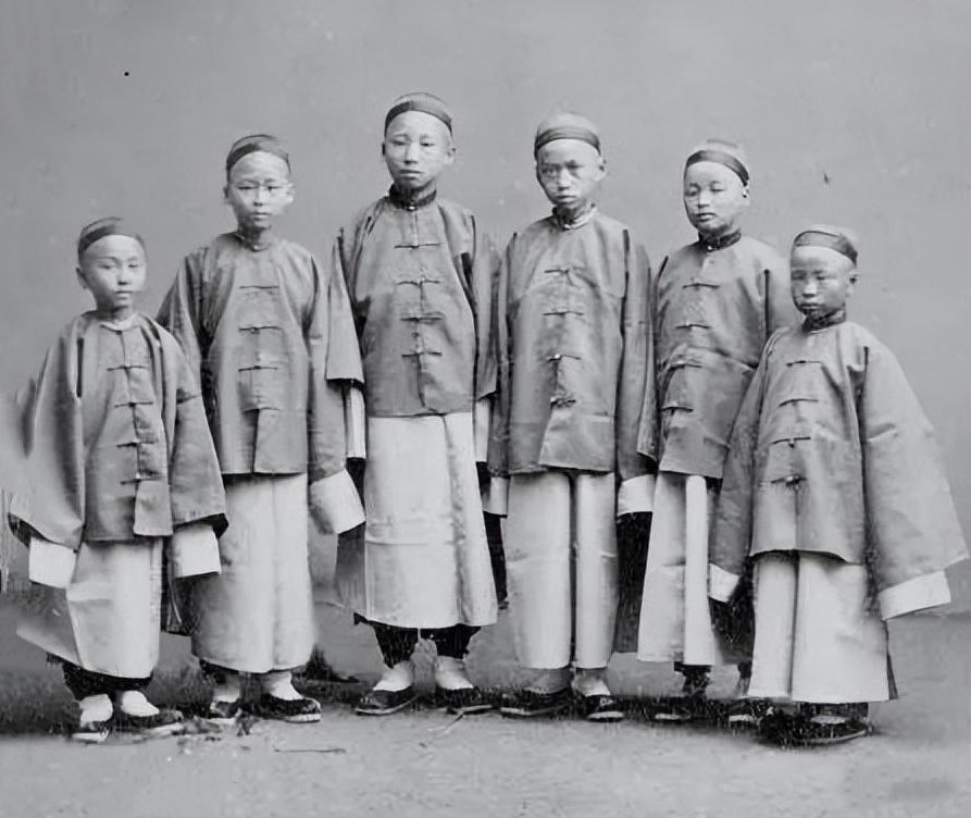 tongbingxue's tweet image. 150 years ago, in Sept. 1872, 30 Chinese boys landed in SF to begin a 10-year education in the colleges of the US. These students and the others who followed them returned to China as the first Chinese to receive an extensive western education.