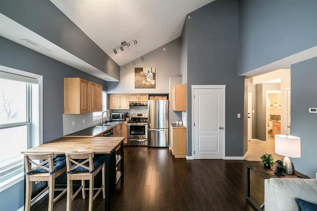 MadMaids's tweet photo. When we cleaned Hannah's beautifully decorated home! Absolutely stunning!
#yyc #yeg #housecleaning #clientpic https://t.co/cSPxIryVAq