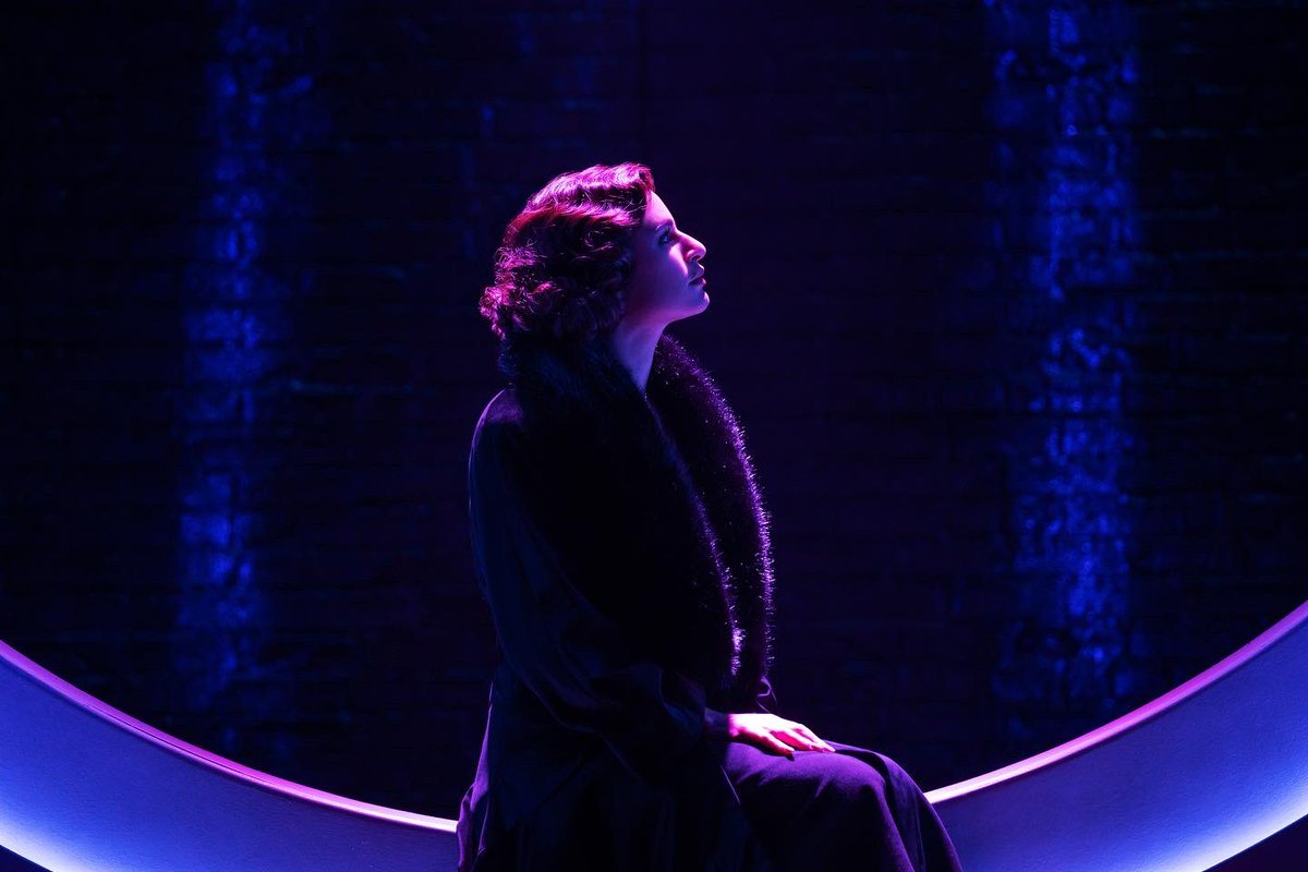 FunnyGirlBwy's tweet photo. Say “Hello, Gorgeous” to these photos! Here’s your first official look at  Lea Michele in #FUNNYGIRL! 

📸: @MurphyMade https://t.co/Piy4eOPyYj