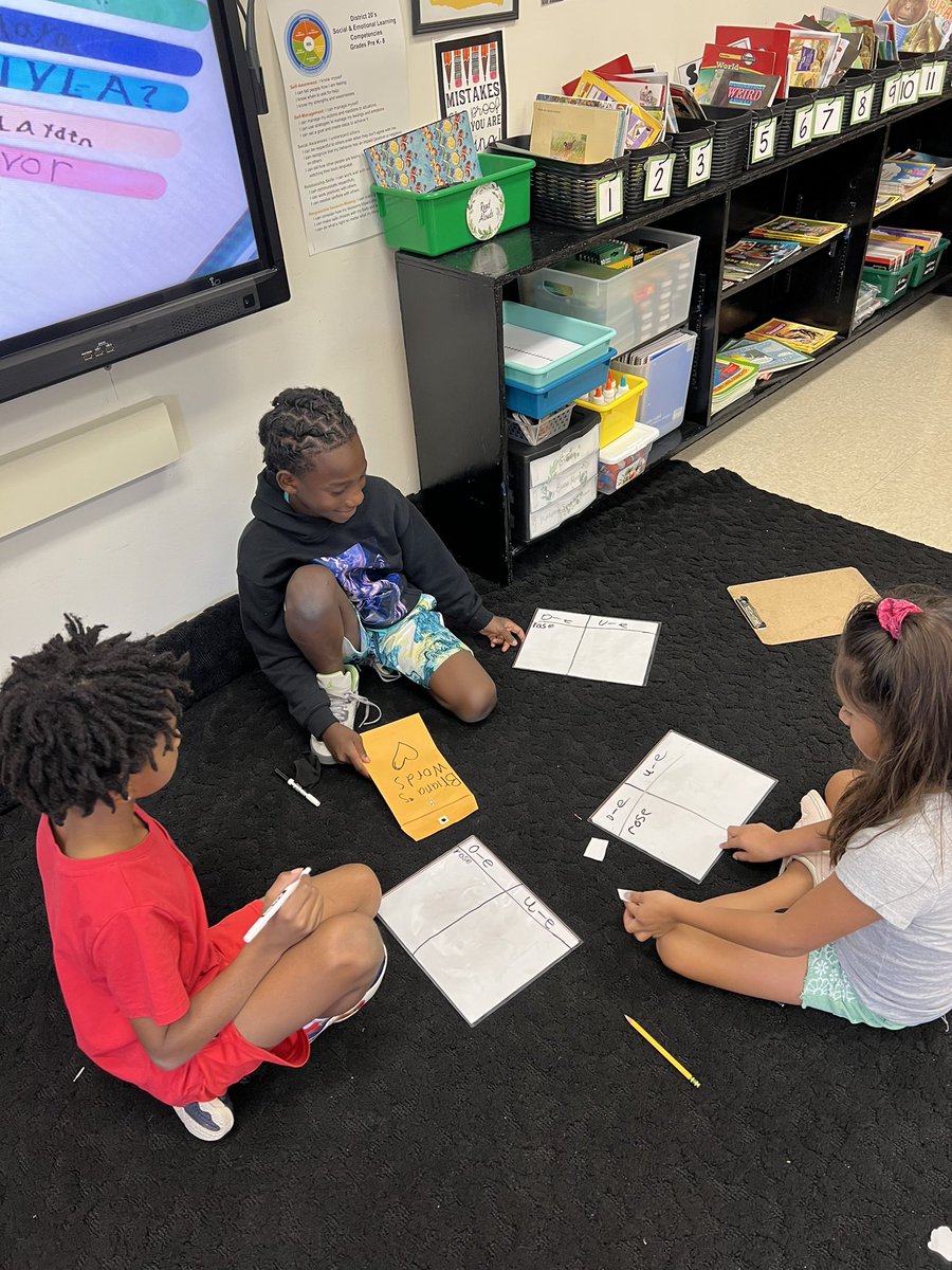 MrsZs2ndGrade's tweet photo. Student engagement = student excitement! Being a “checker” by listening to their classmates reading words and taking turns being the “teacher” to practice spelling words are great ways for students to take ownership of their learning. @MrGGreenbrook #KidsDeserveIt #esd20learns https://t.co/cmUxLvTyg0