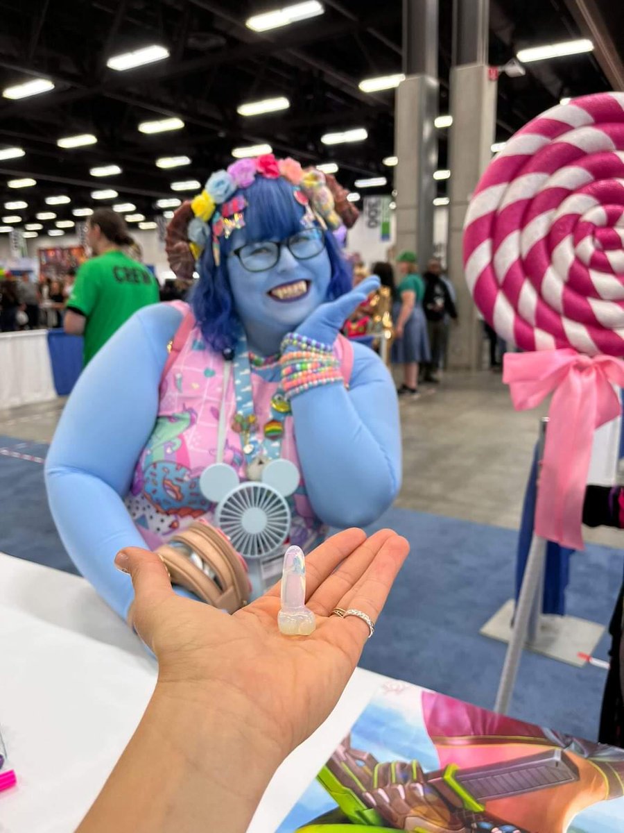 maceebree's tweet photo. Jester loves talking about The Traveler, penises, and donuts~
Character by @LauraBaileyVO
#Criticalrole #criticalrolecosplay #criticalrolefanart #criticalcosplay https://t.co/yZxXJQxwxX