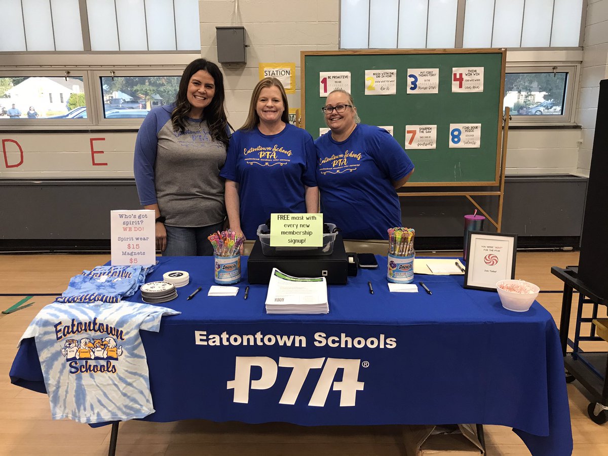 PrincipalMESEPS's tweet photo. Successful Meadowbrook School Back to School Night. Big turn out. Lots of parent resources. @EatontownSuper @Staples @LeaderInMeShs #thanksEatontownPublicLibrary #thanksEatontownPTA #thanksVNA #thanksGirlScouts #beststaffever! https://t.co/3fJ13uLESH
