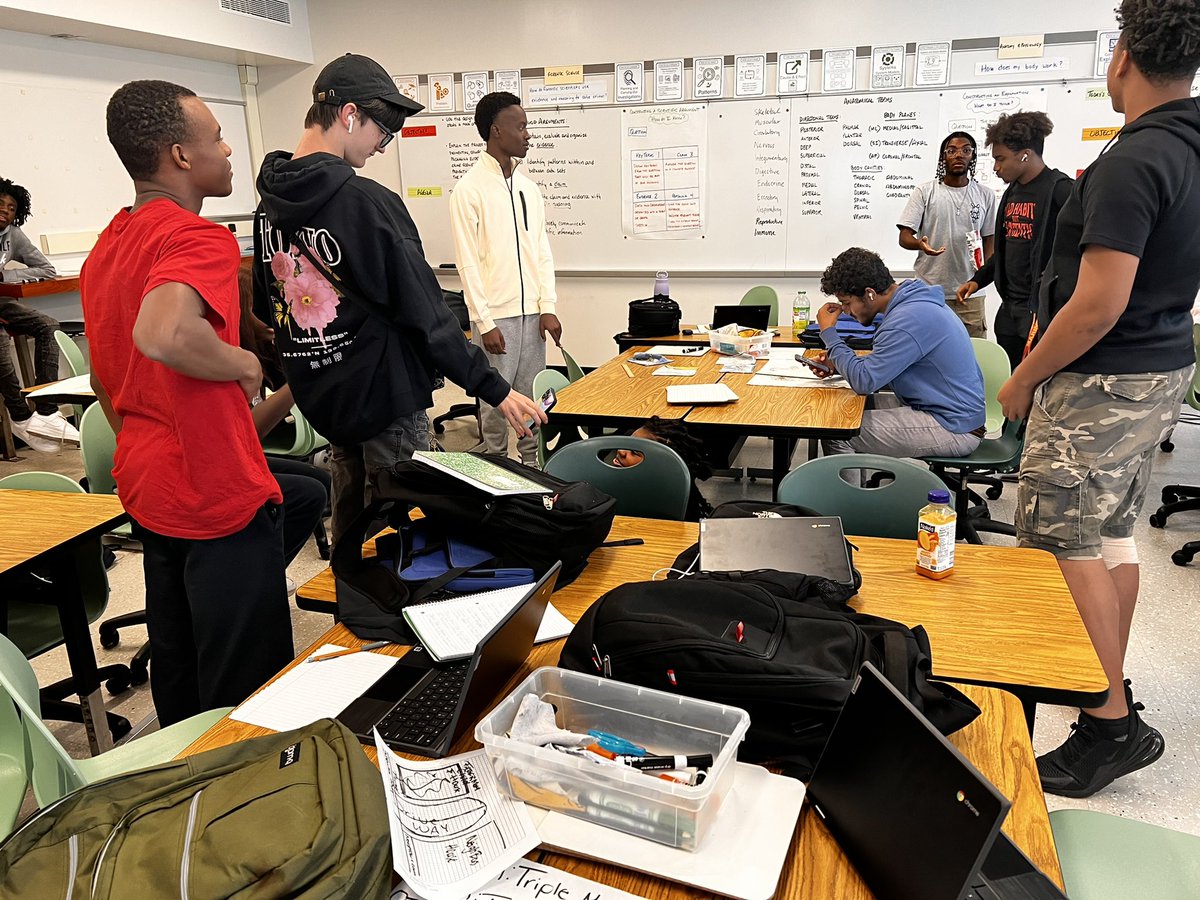 joebird1000's tweet photo. My @WoodlawnHS_BCPS Warriors are using the design process to create crime scenes for CSIs to explore. #heart#fun#learn @BCPSSci https://t.co/4yStepFqdo