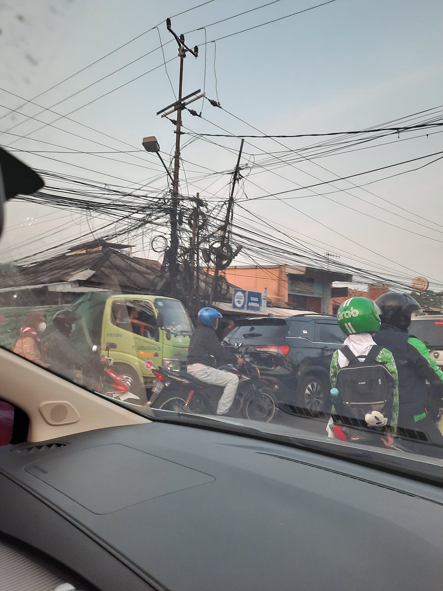 Kemacetan dari arah cileungsi ke jakarta dimulai dari putaran bukaka cibubur sampai ke pertigaan cikeas cibubur. Setelah itu mulai lancar. Silahkan bersabar.<a href="/RadioElshinta/">Radio Elshinta</a>