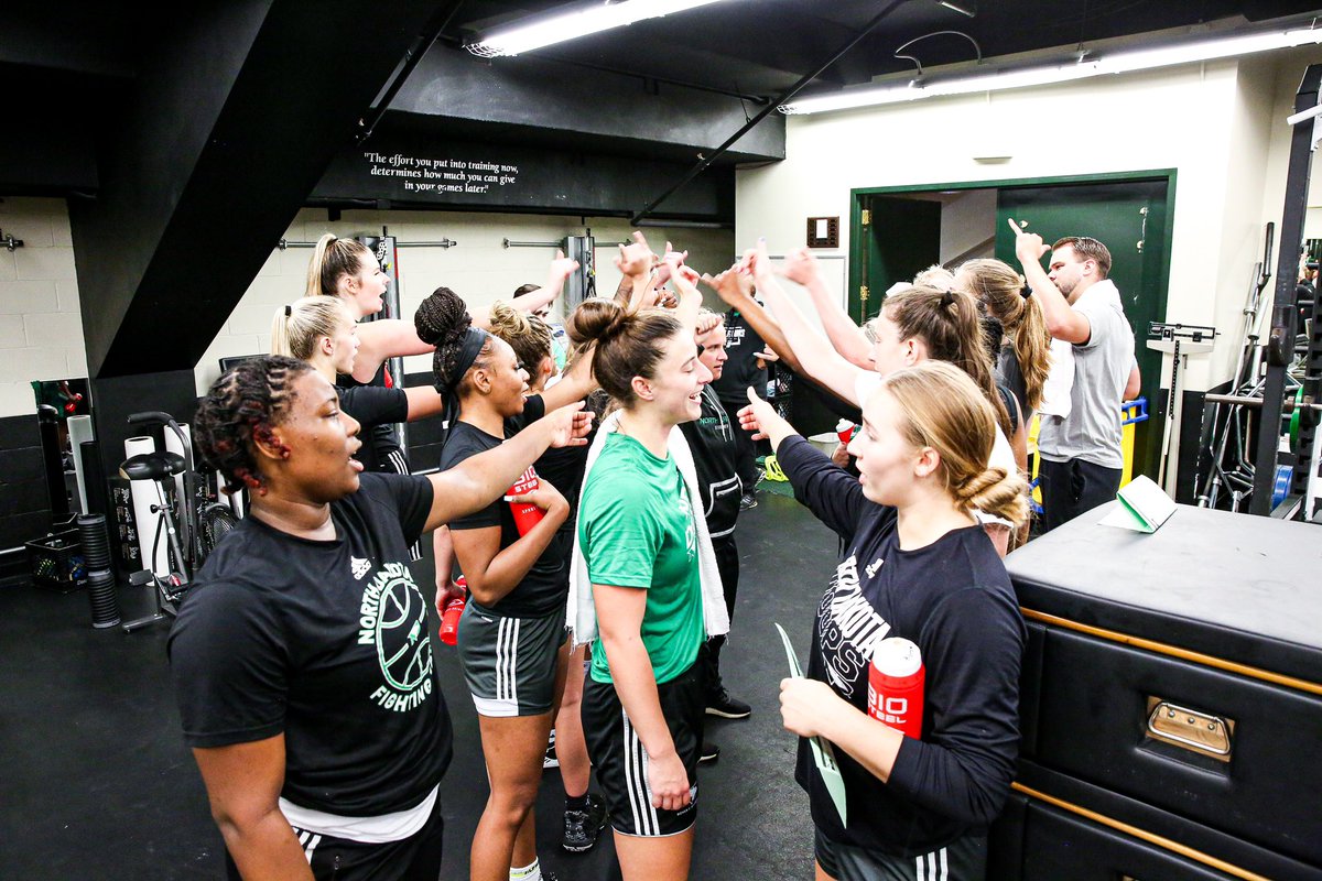 North Dakota Women's Basketball tweet media
