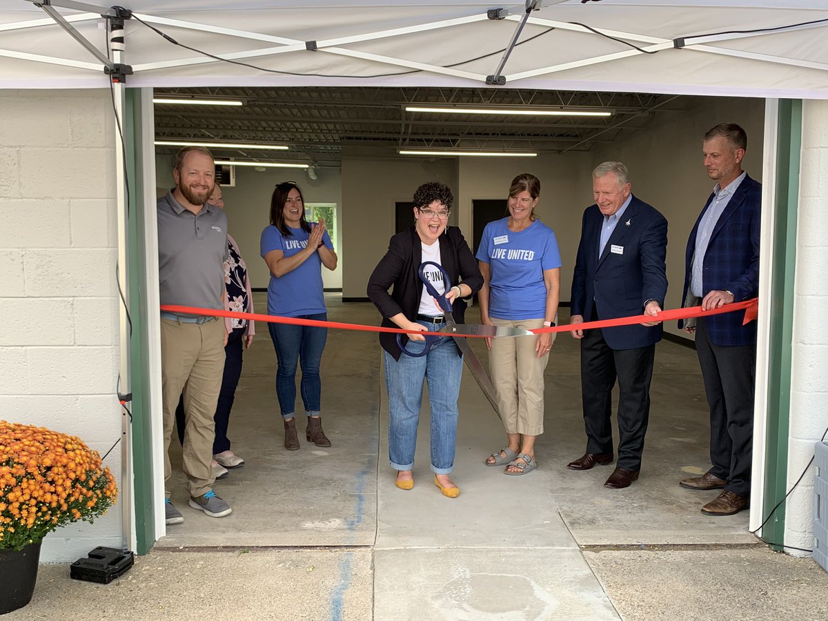 DerekNofz's tweet photo. @ACUnitedWay Celebrating the newly refurbished Goods Donation Center. Made possible by a @ConsumersEnergy foundation $150,000 People Award. Excited to see all the good they will do with this transformed space. https://t.co/umN6r12k9D
