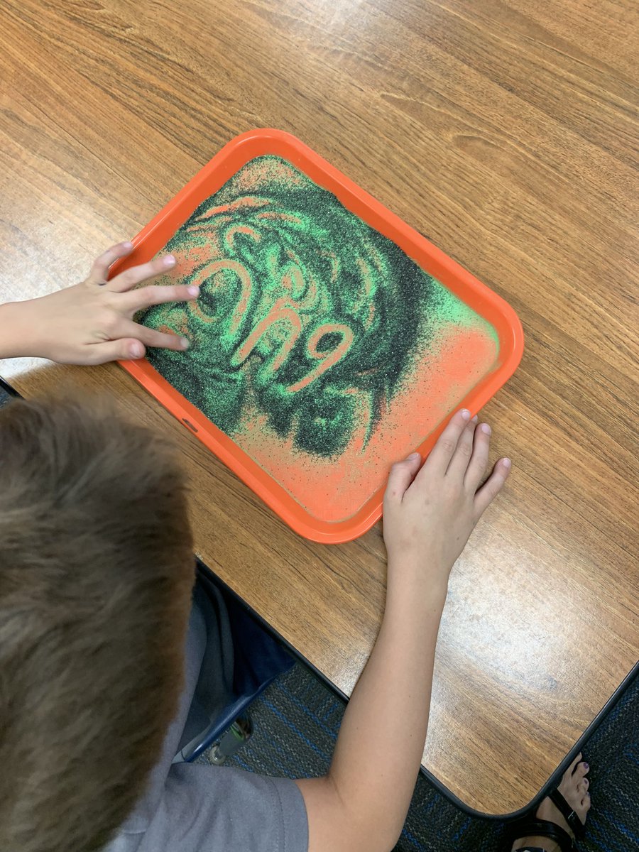 carriesantel's tweet photo. Auditory Drill, Vowel Intensive, Orthographic Mapping, & Sentence Writing! #phonicsfirst #brainspring #earlyliteracy #WeAreRockwood https://t.co/uPcjNM17JF