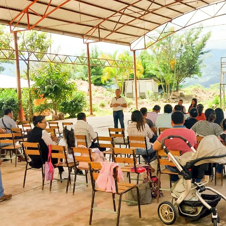 rodolfo_rasgado's tweet photo. En reunión Sindical con la Delegación D-II-90 del nivel de Telesecundaria en #Siltepec, #Chiapas.

Les deseo un excelente miércoles y le envío un abrazo fuerte.

#docentes #maestros #Chiapas #snte https://t.co/6iUt1wjvvv