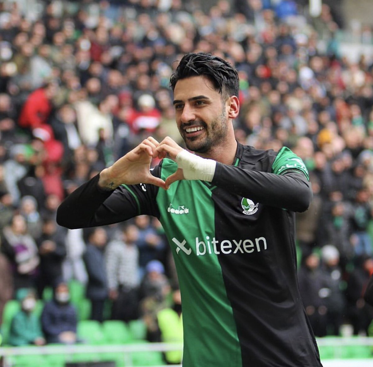 Diğerli icardi mata weghorst fb gs … Bizim kisi ise <a href="/OznSol/">Ozan sol</a> 💚🖤 #gs9 #IranProtests #SANA