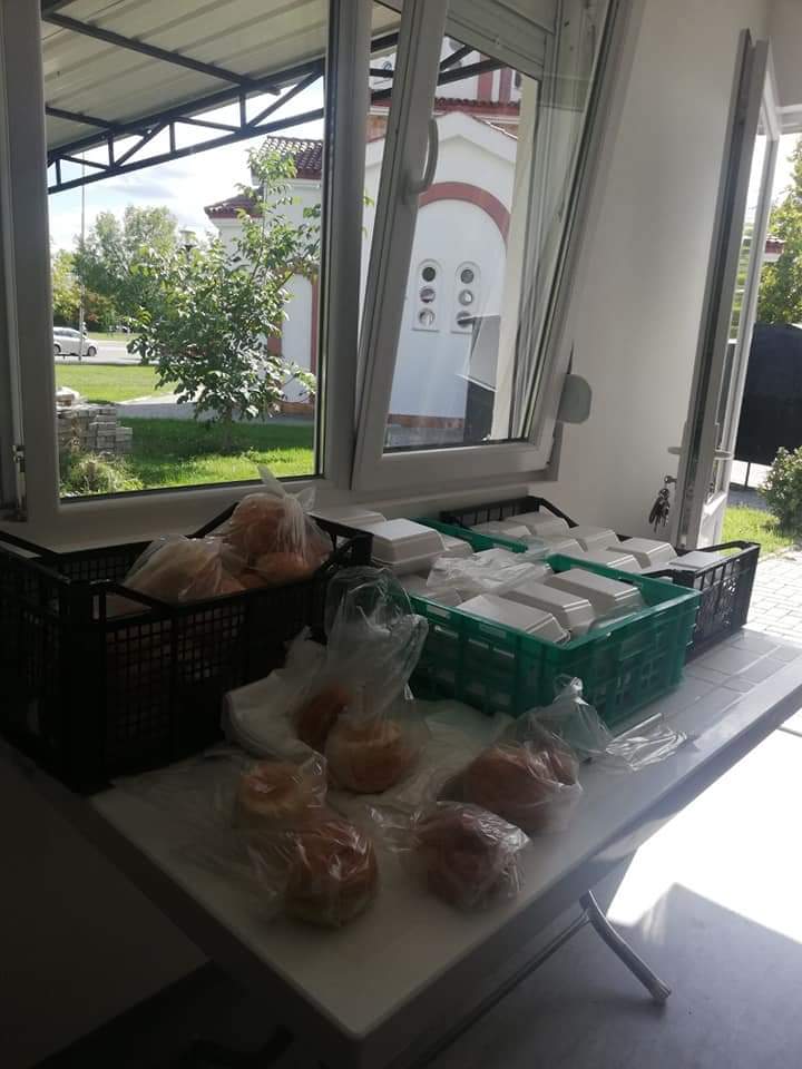 Ова е уште еден доказ дека македонскиот народ е најхуман народ во светот, кога поминуваме во една тешка економска криза ние мислиме и за нашите сограѓани кои неможат да си дозволат оброк во денот ❤️     2/2