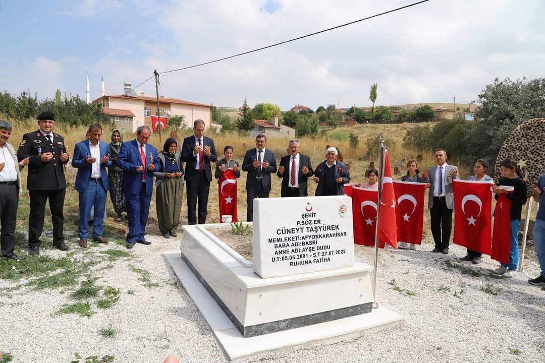 19 Eylül Gaziler Günü Programı
#Çelenktöreni
#Şehitlikziyaretlerivedua
#Kutlamaprogramı
#Kapanış
İlçe Milli Eğitim Müdürümüz İbrahim Badak ın hazır bulunduğu programa kaymakam Doğan Can Kandemir, Belediye Başkanları Ali Altuntaş, Murat Zıbak, Şehit aileleriyle Gazilerimiz katıldı