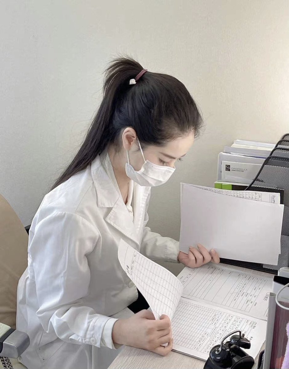 zh081666's tweet photo. 你们眼中的女神的日常。
精致的女孩往往反差都狠大狠大的。
而我就是其中之一。 https://t.co/RIkqwZYXlE