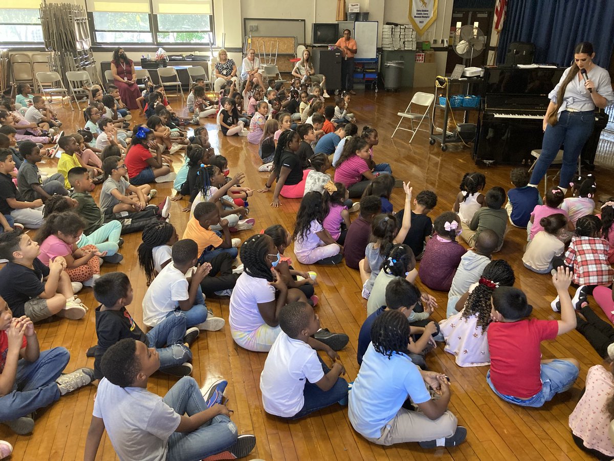HTSD_Greenwood's tweet photo. IMAGINE YOUR BEST SELF! #YouMatterMovement #6CoreValues #WeekOfRespect Thank you, Alaura Lovelight๐ซถ๐พ @GreenwoodPTA1 https://t.co/9PamGR2HPc